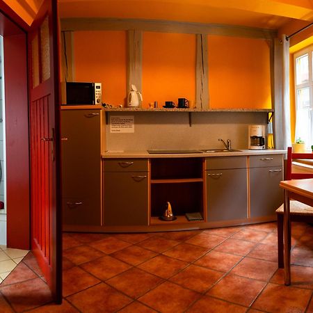 Fachwerkhotel - Ferienhaeuser Vorhof Zur Hoelle Quedlinburg Kültér fotó