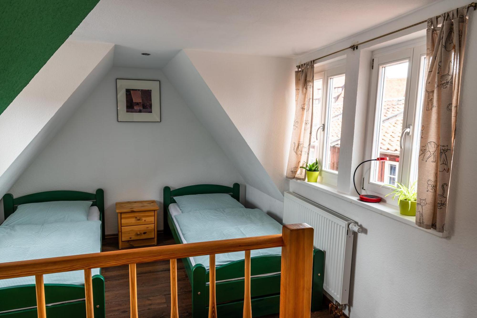 Fachwerkhotel - Ferienhaeuser Vorhof Zur Hoelle Quedlinburg Kültér fotó